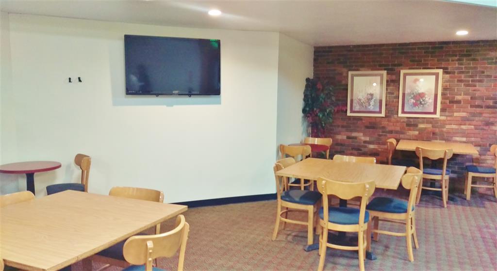 Days Inn By Wyndham Erie Kearsarge Restaurant photo